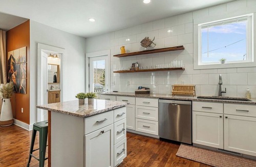 Woodfin House | Blue Ridge House with Hot Tub - 202