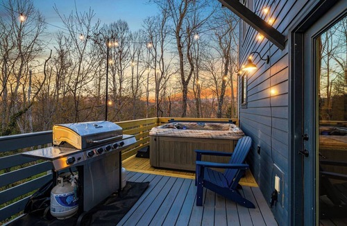 Woodfin House | Blue Ridge House with Hot Tub - 208