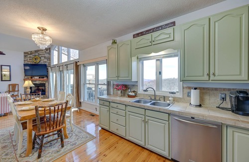 Roaring Gap House | Blue Ridge Mountain Resort Home with Amazing Views at Olde Beau -Mountain escape