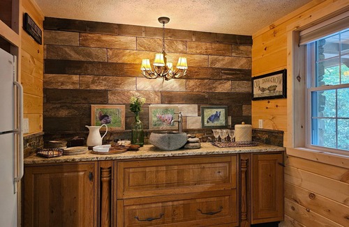 Burnsville Cabin | Blue Ridge Mountain Retreat with Cozy Firepit Terrace. SEE SEPTEMBER SPECIAL!