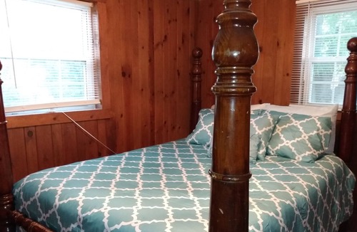 Ronda Cottage | Blue Ridge Mountain Wine Country Tiny House Village