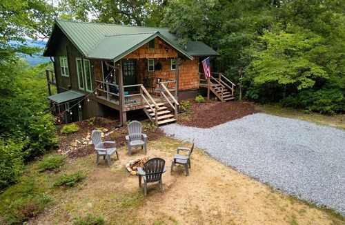 Brevard Cabin | Blue Ridge SUNSET VIEW in Brevard! Nestled high on 12 peaceful acres of nature!