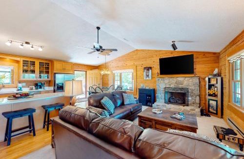 Waynesville House | Blue Spruce Retreat