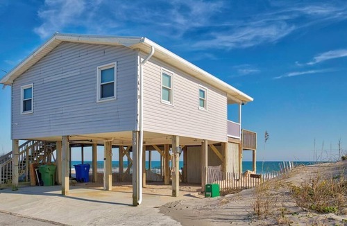 North Topsail Beach House | Blue Tortoise - Awesome Oceanfront Deck! Dog Friendly!