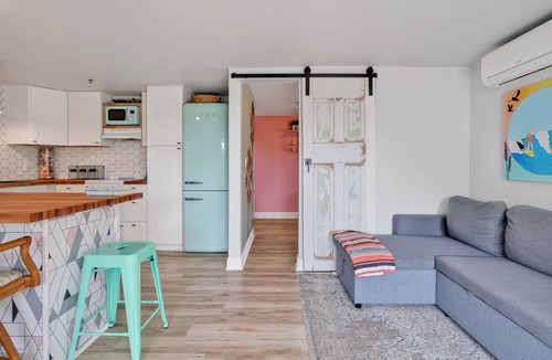 South End Condo | Blue Zone Bungalow! 150 yards to the beach & close to cafes!