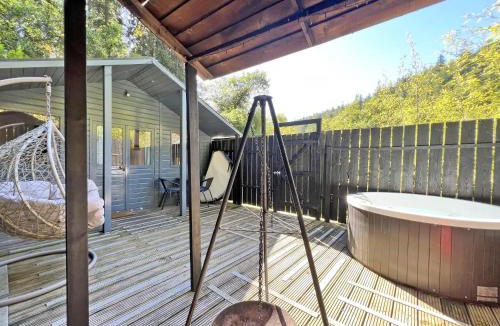Bodmin Ski Chalet | Bluebell cabin