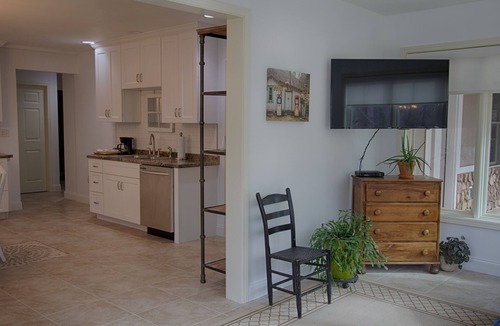 Asheville Apartment | Bluebirds Nest—10 min to town & Biltmore—sparkling well water—hot tub