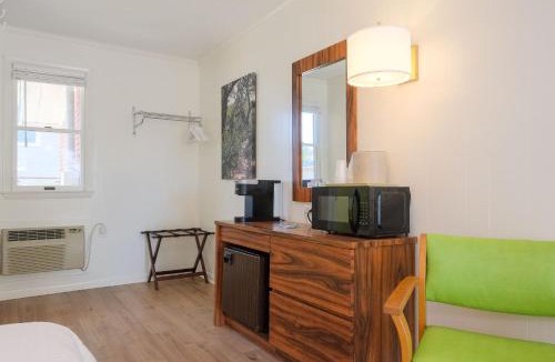 Ocracoke Hotel | Bluff Shoals