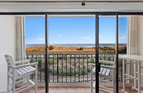 Carolina Beach Apartment | Boardwalk Breeze Oceanfront Pool Villa