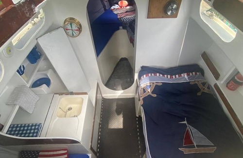 East Boldon Cabin | Boat BnB, but not on the sea!