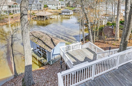 Norwood House | Boat Dock and Slip Waterfront Home on Lake Tillery!