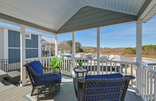 Sherrills Ford Cottage | Boat & Fish: Waterfront Gem in Sherrills Ford!