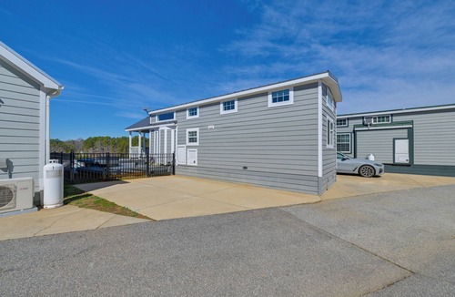 Sherrills Ford Cottage | Boat & Fish: Waterfront Gem in Sherrills Ford!
