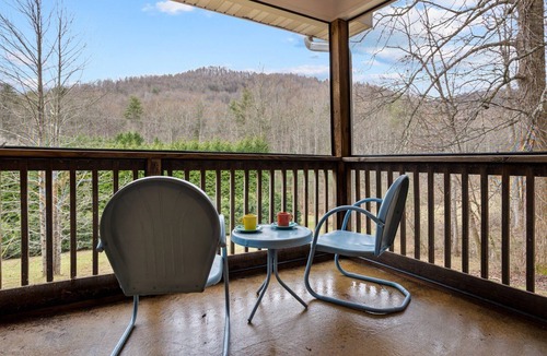 Zirconia House | Bobs Creek Retreat, Hikers and Bikers Delight