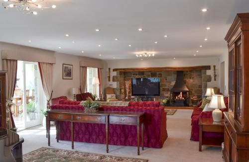 Rhoshirwaun House | Bodrydd