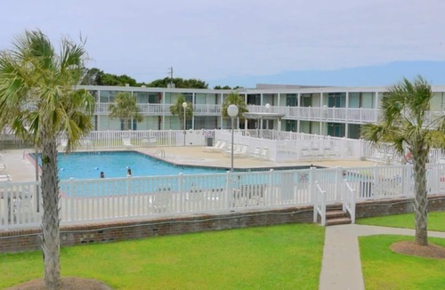 Atlantic Beach Condo | Bogue Shores Unit #256 Just a few steps to the beach :)