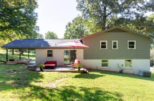 Newton House | Bohemian Retreat Newly Remodeled with New Hot tub