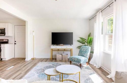 Newton House | Bohemian Retreat Newly Remodeled with New Hot tub