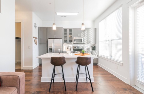 Barclay Downs Condo | BoHo Flat in Stylish SouthPark Charlotte~King Bed~Long Term Welcome