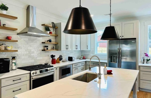 Charlotte House | Bold Uptown Retreat - Hot Tub - 6 Beds