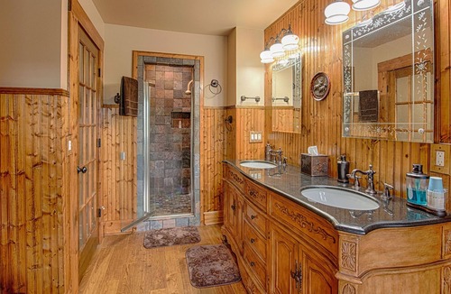 Maggie Valley Cabin | Book Now for 2024~ Luxury Lodge ~ Creek & Mountain View