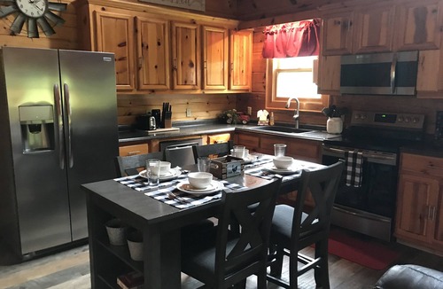Kyle Cabin | BOOK NOW FOR leaf season! We have great rates enjoy Fishing,Rafting, and Hiking🎣