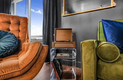 Eighth Avenue Condo | Bourbon & Bubbles, Downtown 3BR/3BA, Walkable, Rooftop Infinity Pool, 24/7Gym