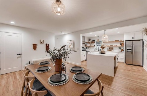 Kings Grant House | Boutique Getaway mins from beach & downtown