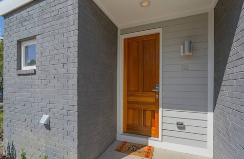 Chestnut Hill House | Boutique Hideaway near the Gulch, 12th South, WeHo, Downtown - All Right at Your Doorstep!