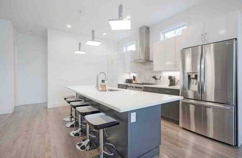 Eighth Avenue House | Brand New/2 Miles to Broadway!