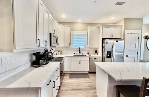 Corolla Light Condo | Brand New 3 Bed, Pet Friendly, Steps to the Beach!