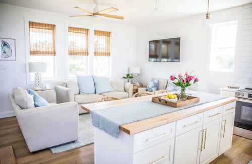 Harkers Island Cottage | Brand NEW 3 bedroom waterfront cottage on Harker's Island!