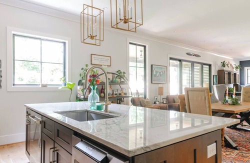 Villa Heights House | Brand New 5 Bedroom Home in Villa Heights minutes to uptown!