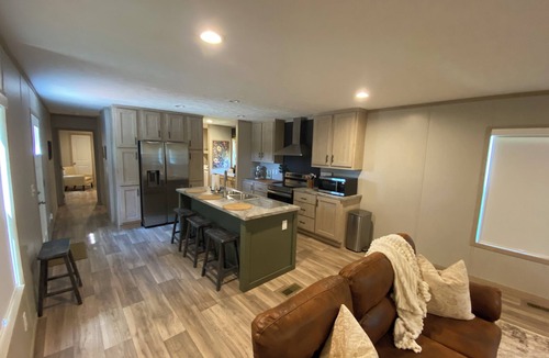 Southmont House | Brand new, cozy 1-bedroom mobile home on NBloom Farm in welcoming Lexington, NC.