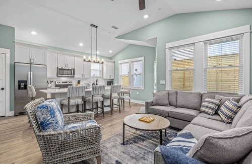 Corolla Light Condo | Brand New Single Level Condo, Steps from the Beach