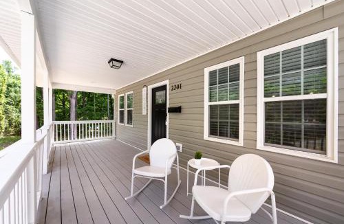 Lincoln Heights House | Brandnew Spacious 4 BR House minutes to Uptown Charlotte