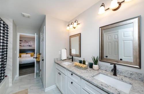 Lincoln Heights House | Brandnew Spacious 4 BR House minutes to Uptown Charlotte