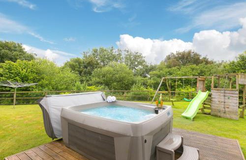 Saint Breward House | Branock, Tor Down Quarry
