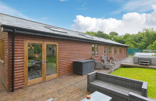 Saint Breward House | Branock, Tor Down Quarry