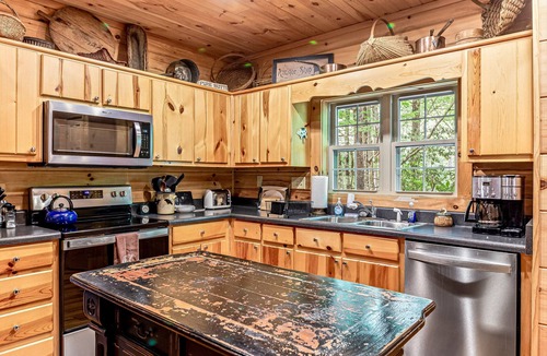 Lake Toxaway House | Breathe in the cool mountain air and let your cares melt away. Fall Discount