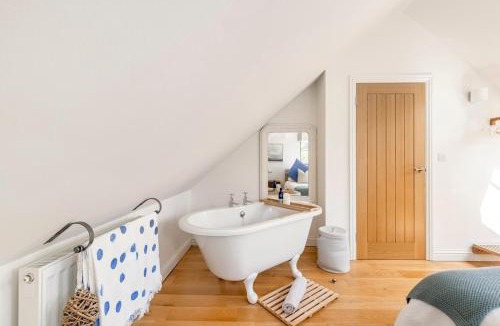 Newton Ferrers House | Breathtaking Countryside Views From The Barn at Dunstone