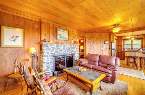 Little Switzerland Cabin | Breathtaking Scenery: Cabin in Little Switzerland!