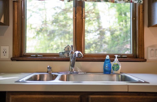 Maggie Valley House | Breathtaking Views; Pet Friendly; Quiet Rustic Escape; Waterfalls; All Year Golf