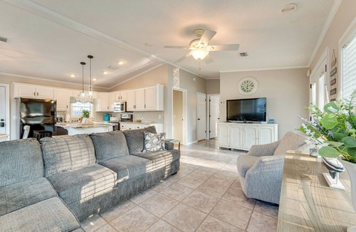 New London House | Breathtaking Views & Deck: Badin Lake House!