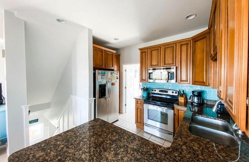 Surf City House | Breezy Salt Life Home on the Bay, Walk to Beaches!