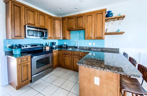 Surf City House | Breezy Salt Life Home on the Bay, Walk to Beaches!