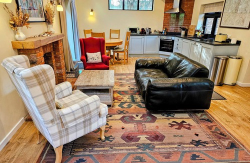 Bridge House | ★Bridge Cottages★Huge garden + Village setting + Near Canterbury + Dog Friendly