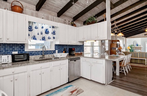 Oak Island House | Brigantine: Oceanfront House in West Beach