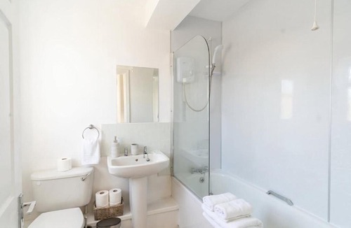 Whitehaven Apartment | Bright 1 Bed Harbour-side Apartment in Whitehaven