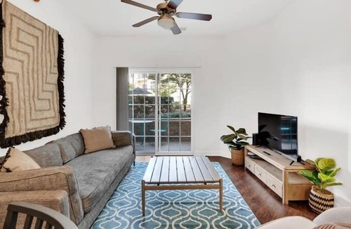 SouthPark Apartment | Bright 1BR with Balcony, Gym & Workspace